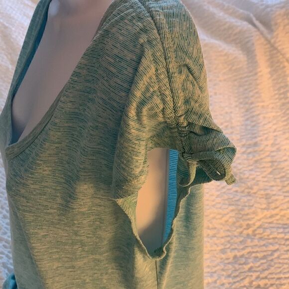 COLUMBIA, sleeveless,  small, great condition, tie shoulders - Picture 5 of 13